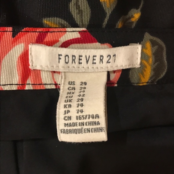 HIGH QUALITY Floral Pleated Skirt! - Picture 2 of 2